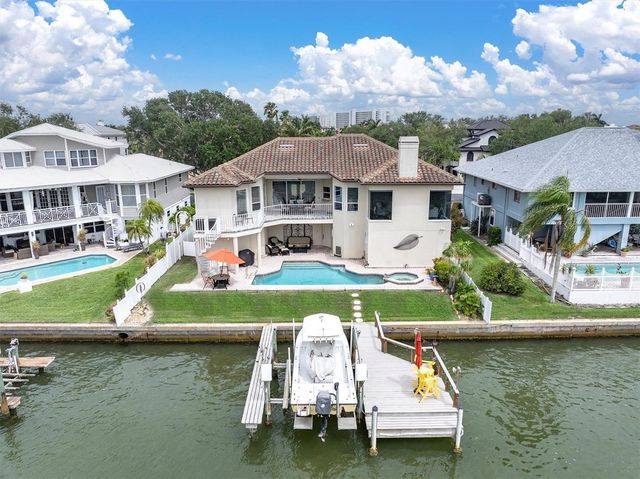 2853 SEABREEZE DRIVE S, Gulfport, FL 33707