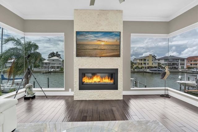 2853 SEABREEZE DRIVE S, Gulfport, FL 33707