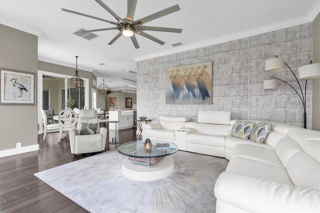 2853 SEABREEZE DRIVE S, Gulfport, FL 33707