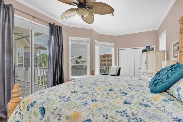 2853 SEABREEZE DRIVE S, Gulfport, FL 33707