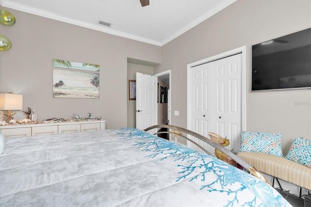2853 SEABREEZE DRIVE S, Gulfport, FL 33707