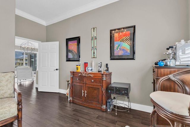 2853 SEABREEZE DRIVE S, Gulfport, FL 33707