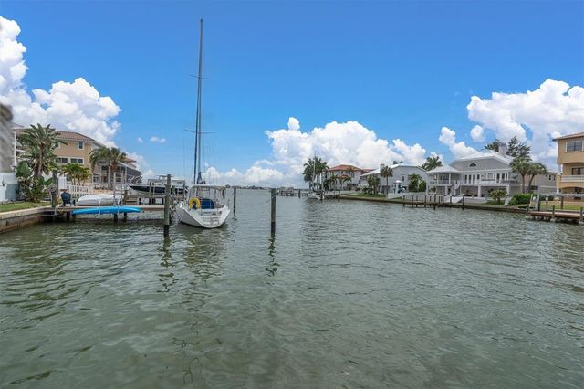 2853 SEABREEZE DRIVE S, Gulfport, FL 33707