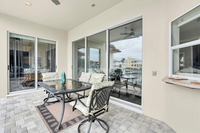 2853 SEABREEZE DRIVE S, Gulfport, FL 33707
