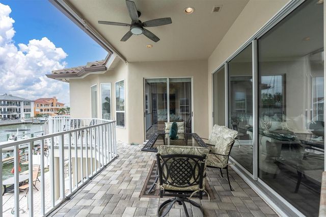 2853 SEABREEZE DRIVE S, Gulfport, FL 33707