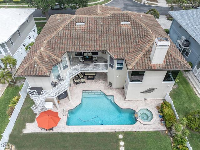 2853 SEABREEZE DRIVE S, Gulfport, FL 33707