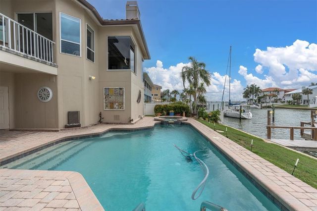 2853 SEABREEZE DRIVE S, Gulfport, FL 33707