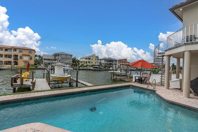 2853 SEABREEZE DRIVE S, Gulfport, FL 33707