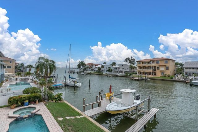 2853 SEABREEZE DRIVE S, Gulfport, FL 33707