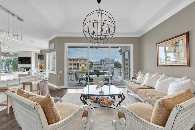 2853 SEABREEZE DRIVE S, Gulfport, FL 33707