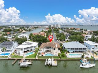 2853 SEABREEZE DRIVE S, Gulfport, FL 33707