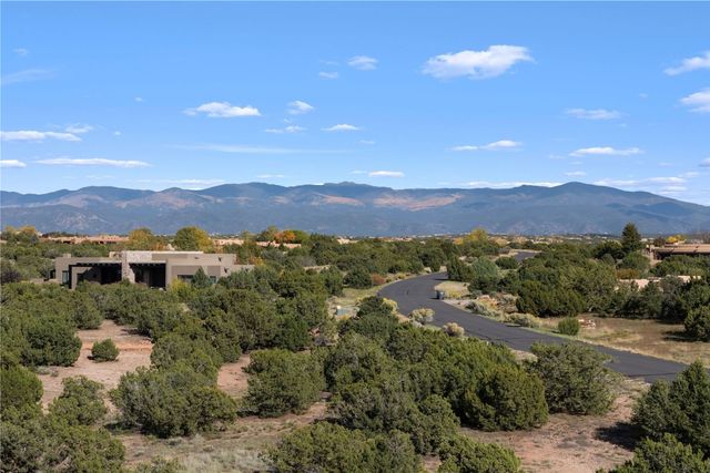 19 Painted Horse, Santa Fe, NM 87506