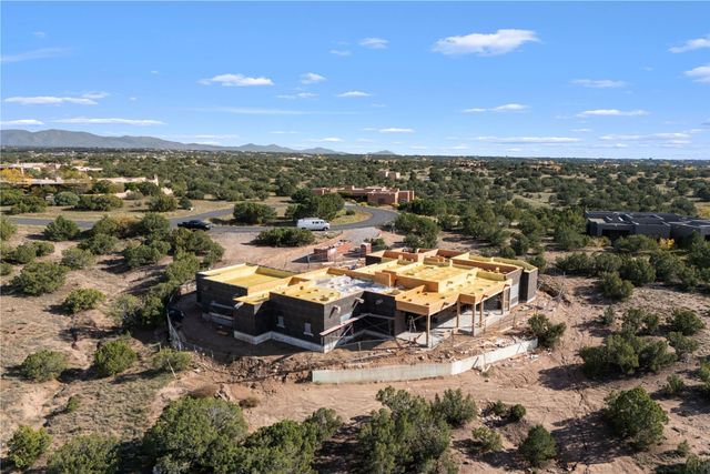 19 Painted Horse, Santa Fe, NM 87506