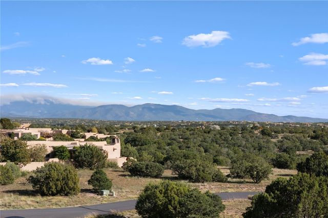 19 Painted Horse, Santa Fe, NM 87506