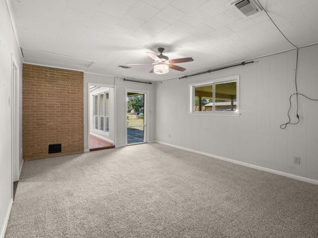 111 Henderson St, Deridder, LA 70634