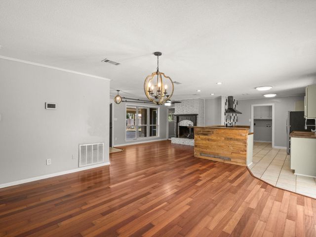 111 Henderson St, Deridder, LA 70634