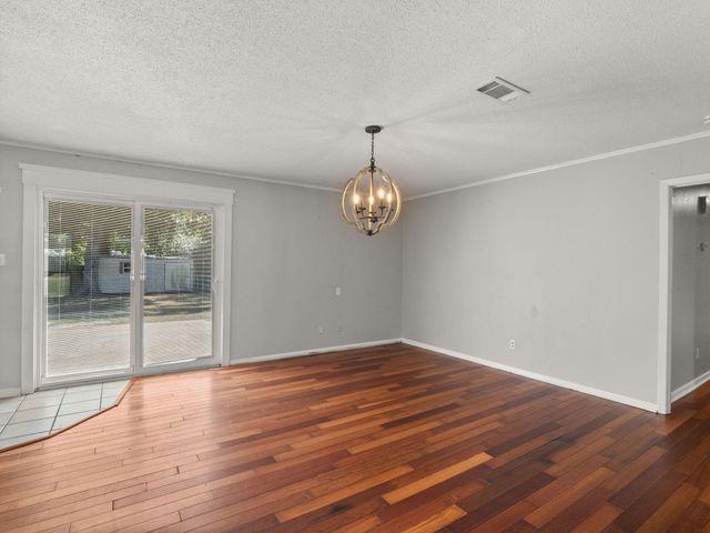 111 Henderson St, Deridder, LA 70634