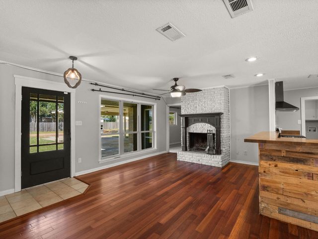 111 Henderson St, Deridder, LA 70634