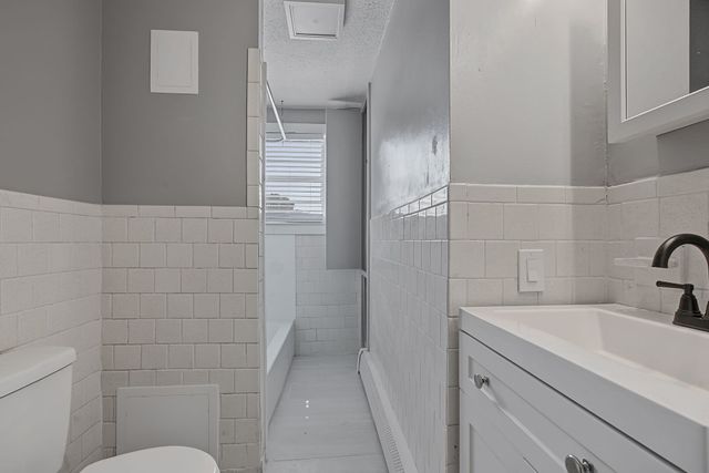 39 Hope St 3, Attleboro, MA 02702