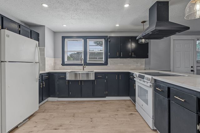 39 Hope St 3, Attleboro, MA 02702