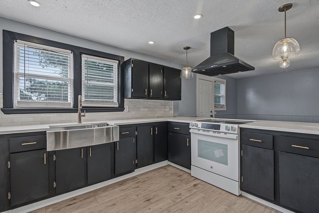 39 Hope St 3, Attleboro, MA 02702