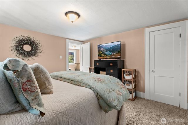 236 S 55th Street, Tacoma, WA 98408