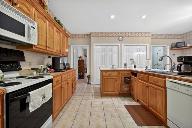 271 Hearthstone Dr, Sparta, TN 38583