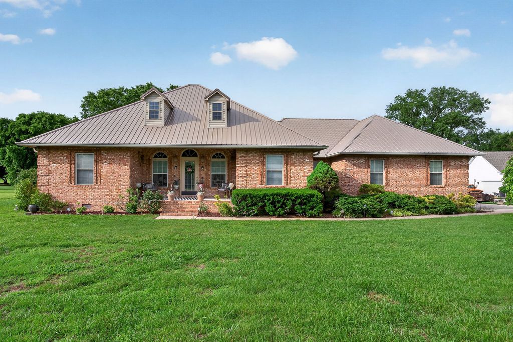 271 Hearthstone Dr, Sparta, TN 38583
