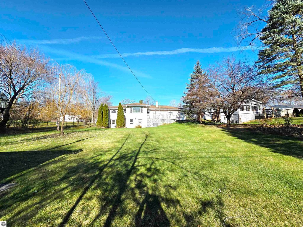 Image 23 of property listing at 44 Leroy Street, Hillsdale, MI 49242