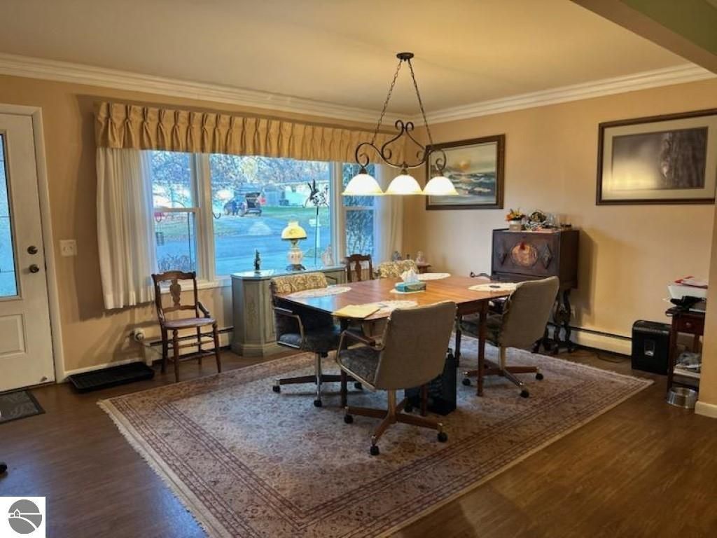 Image 4 of property listing at 44 Leroy Street, Hillsdale, MI 49242