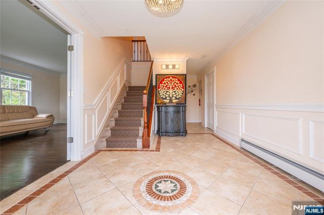 12 Rene Court, Wayne, NJ 07470