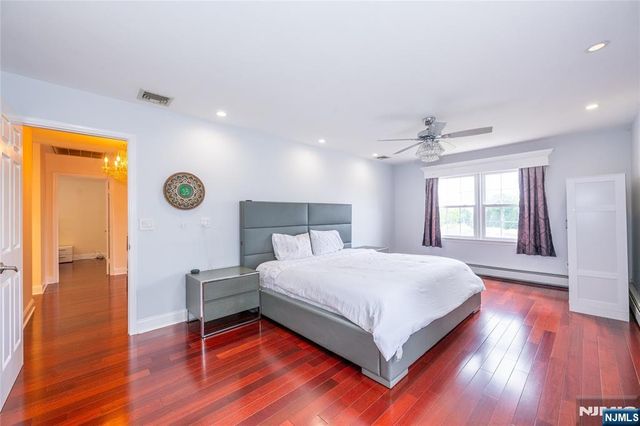 12 Rene Court, Wayne, NJ 07470