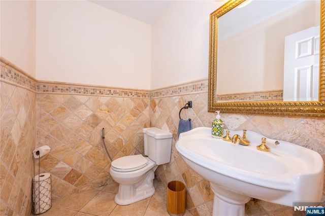 12 Rene Court, Wayne, NJ 07470