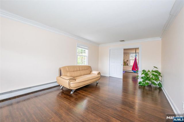 12 Rene Court, Wayne, NJ 07470