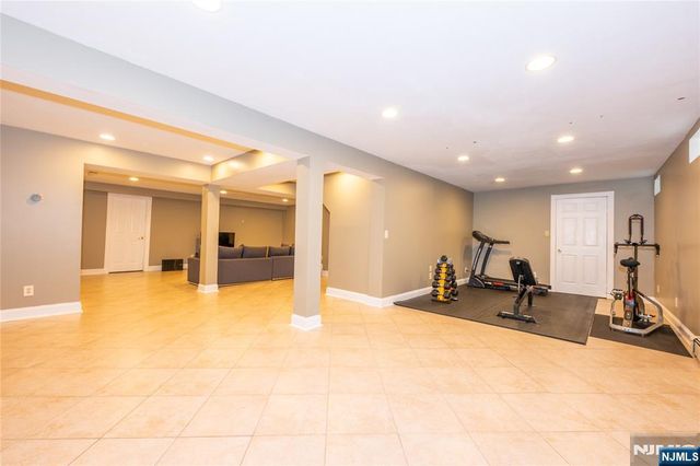 12 Rene Court, Wayne, NJ 07470