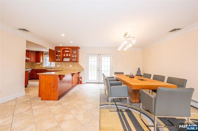 12 Rene Court, Wayne, NJ 07470