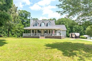 131 Pin Oaks Ln, Hohenwald, TN 38462