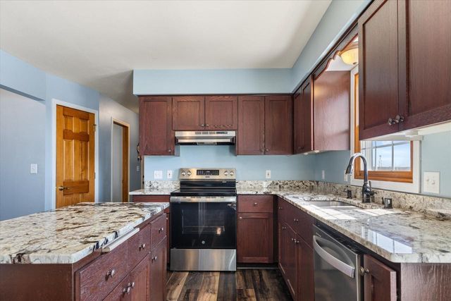 S96W12833 Walter Hagen DRIVE, Muskego, WI 53150