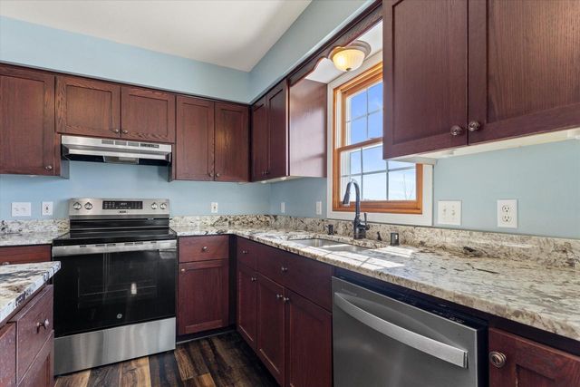 S96W12833 Walter Hagen DRIVE, Muskego, WI 53150