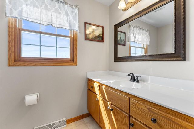 S96W12833 Walter Hagen DRIVE, Muskego, WI 53150