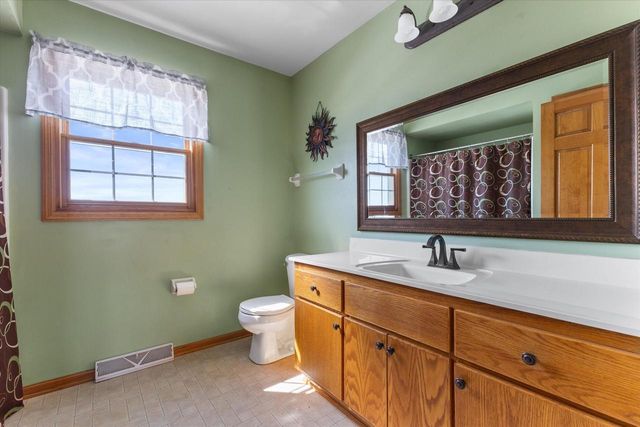 S96W12833 Walter Hagen DRIVE, Muskego, WI 53150