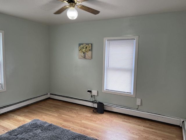 320 Cedar St Apt 3, Manchester, NH 03103