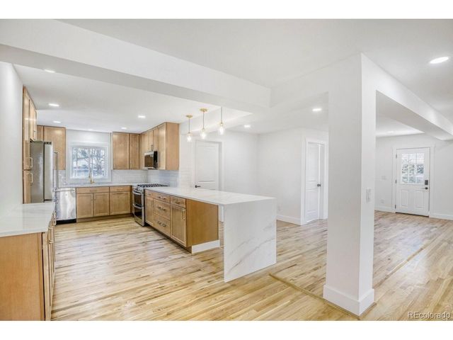 2261 E Dartmouth Pl, Englewood, CO 80113