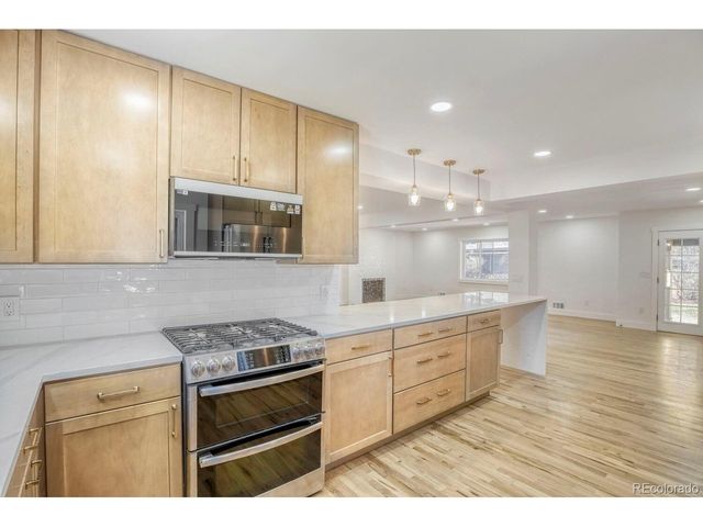 2261 E Dartmouth Pl, Englewood, CO 80113