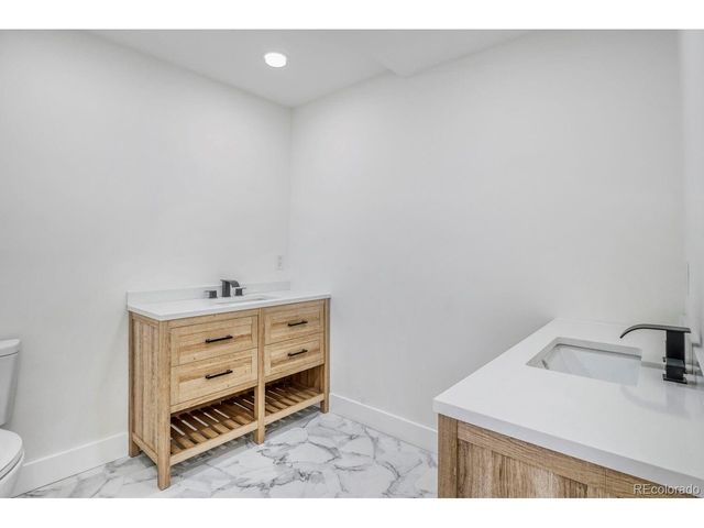 2261 E Dartmouth Pl, Englewood, CO 80113