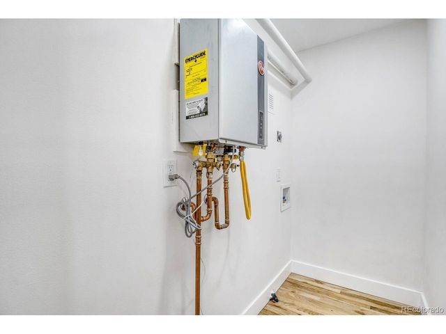 2261 E Dartmouth Pl, Englewood, CO 80113