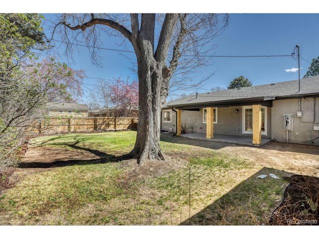 2261 E Dartmouth Pl, Englewood, CO 80113