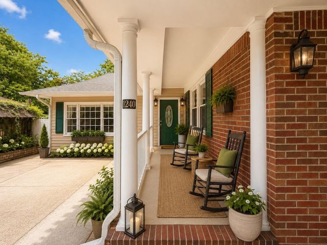 1240 Belvedere Drive, Hanahan, SC 29410