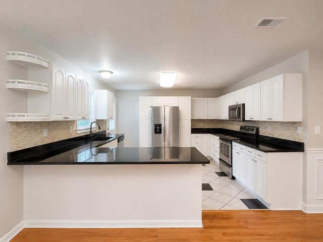 1240 Belvedere Drive, Hanahan, SC 29410
