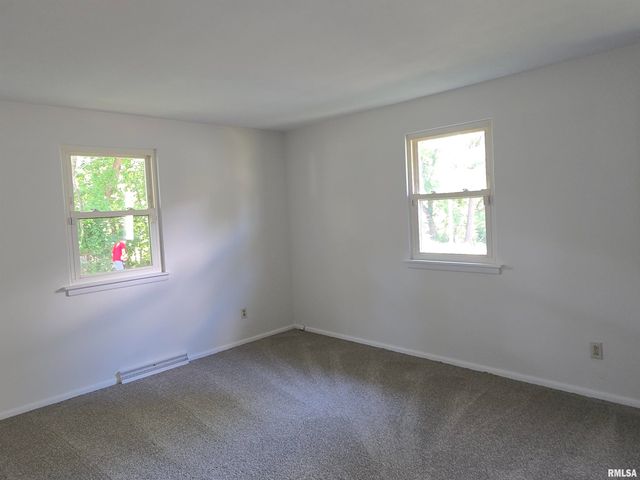 2020 W NEWMAN Parkway, Peoria, IL 61604